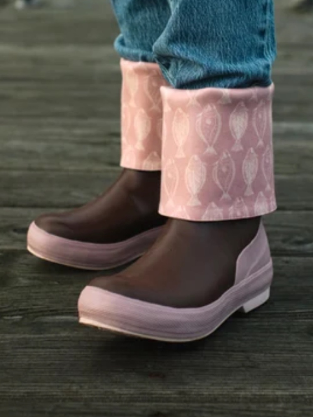 Salmon Sisters XTRATUF Boots PINK HALIBUT 15" LEGACY BOOT, Size 7, NWOT Display